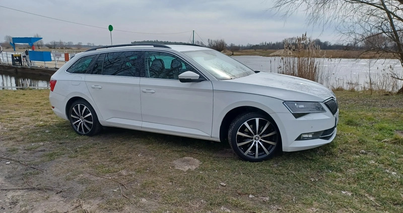 Skoda Superb cena 65500 przebieg: 205200, rok produkcji 2016 z Słupca małe 79